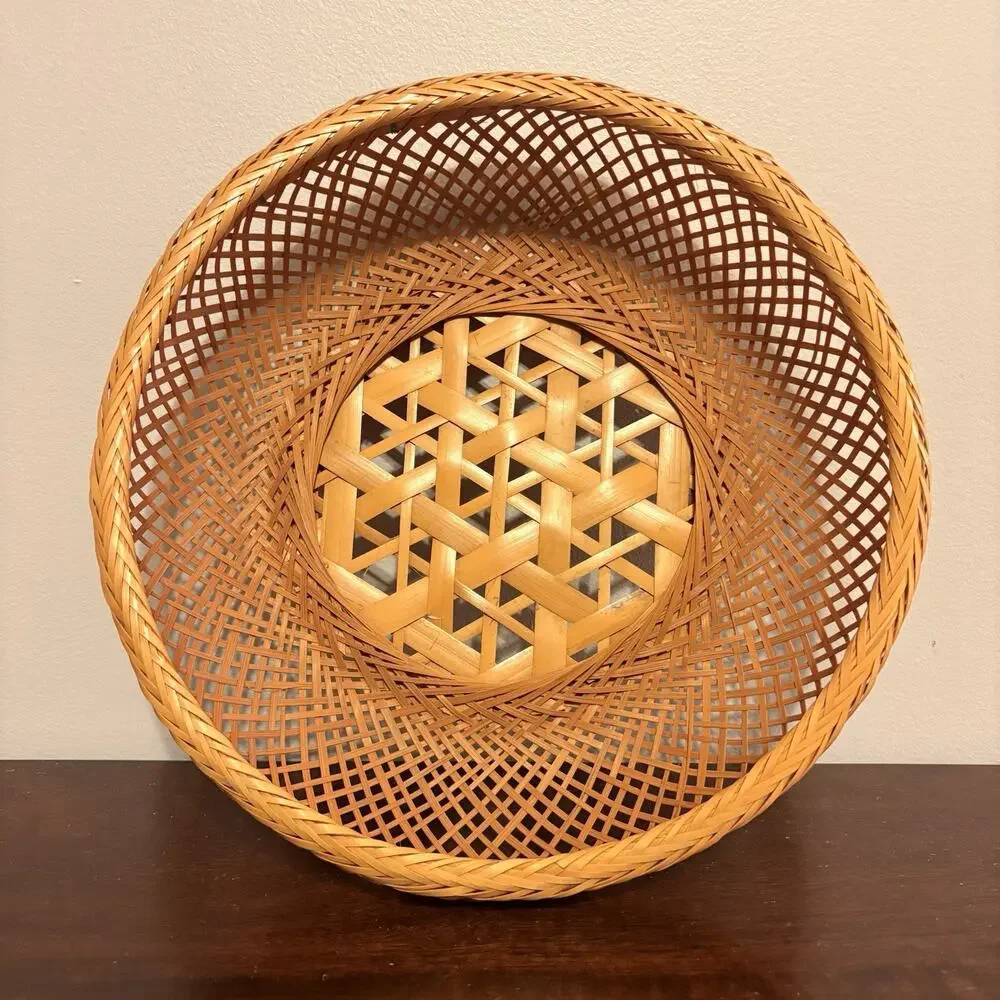 VTG MCM Woven Wicker Rattan Basket Boho Hand Woven Table Wall Decor 9.5” Japan